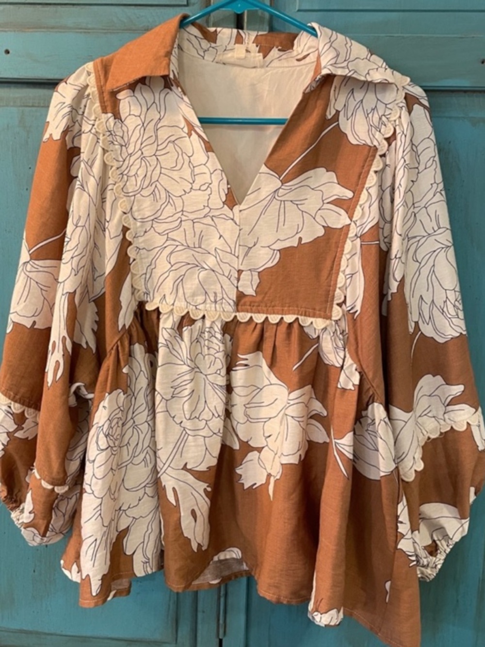 Boutique Entro Rust Floral Peasant Blouse - Casual Women's Top